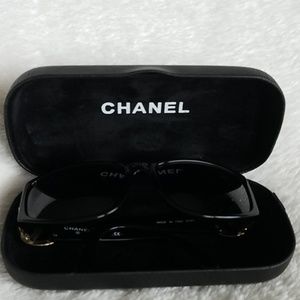 Sale Chanel vintage shades